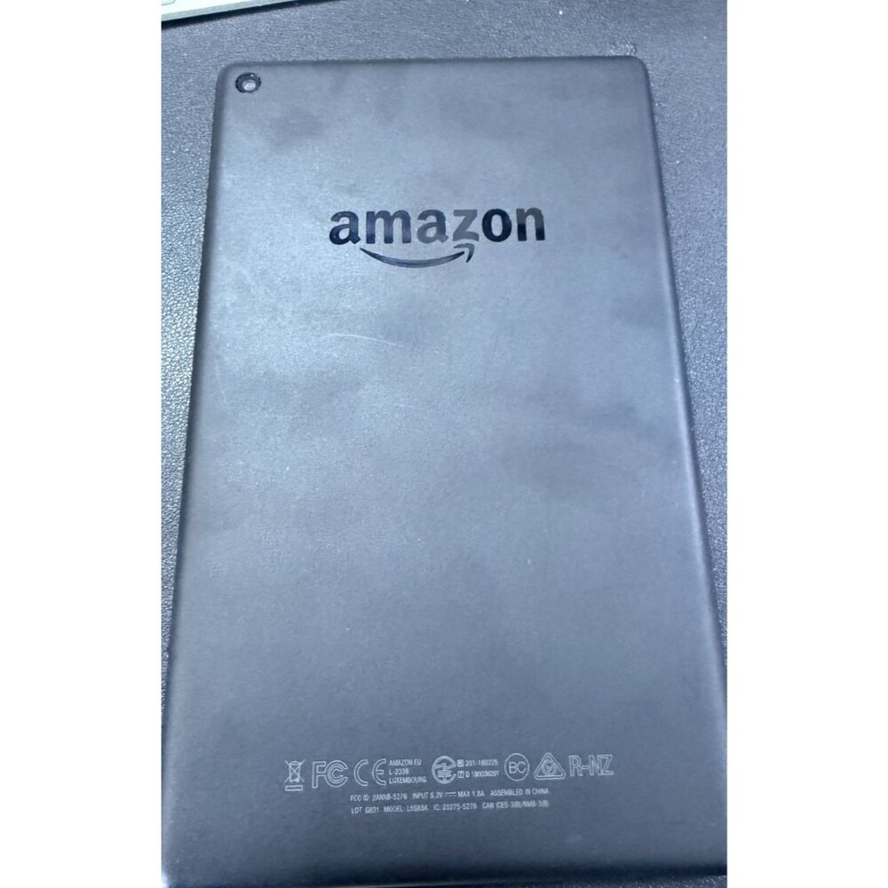 Amazon Fire HD 8 (8th Generation) 16 GB, Wi-Fi,Black w/ show mode dock - Picture 2 of 4